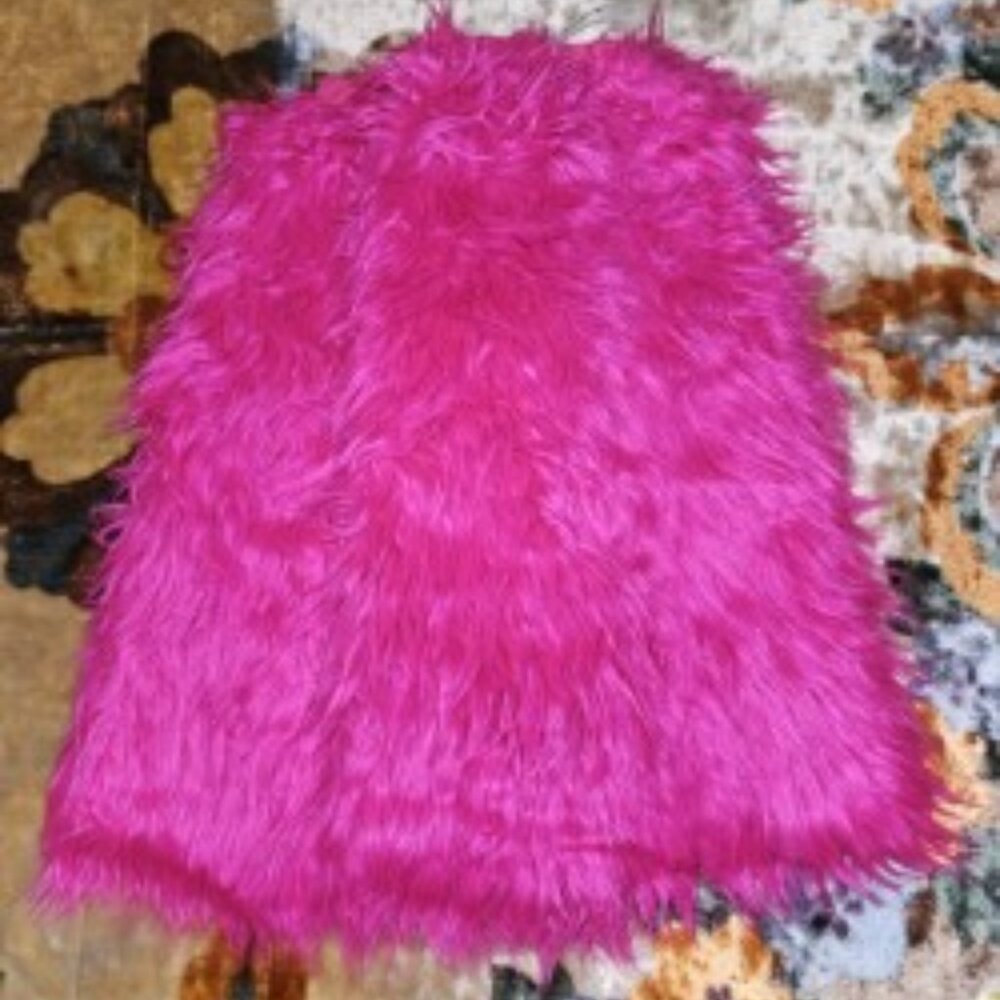 NEW LAST HOT PINK FAUX FUR FUZZY LEG WARMERS COMIC CON RAVE EDC